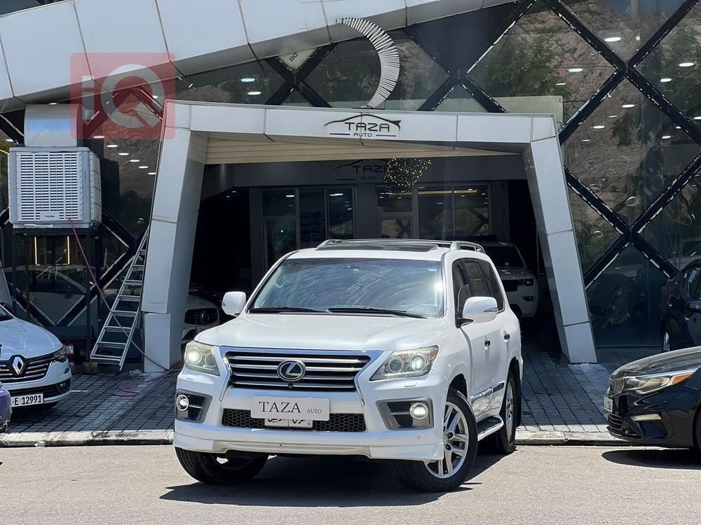 Lexus LX